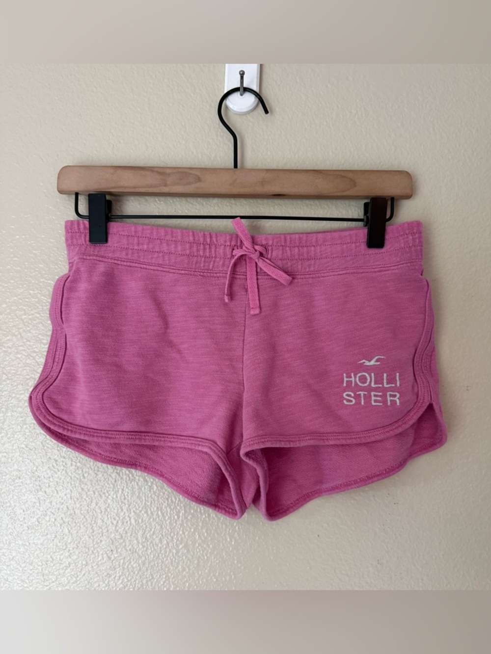 ❇️Hollister Hot Pink Drawstring Athletic Shorts 2 for $22❇️
